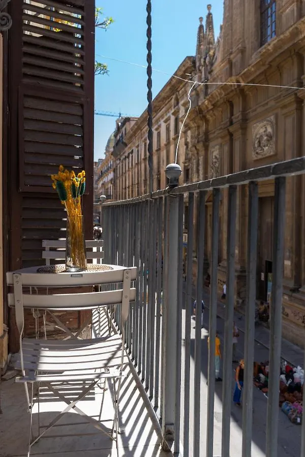 Four Luxury Apartment Palermo Italië
