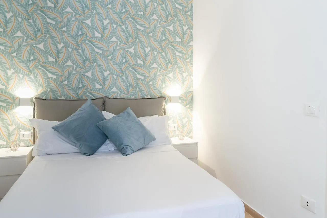Four Luxury Apartment Palermo 0*,  Italië